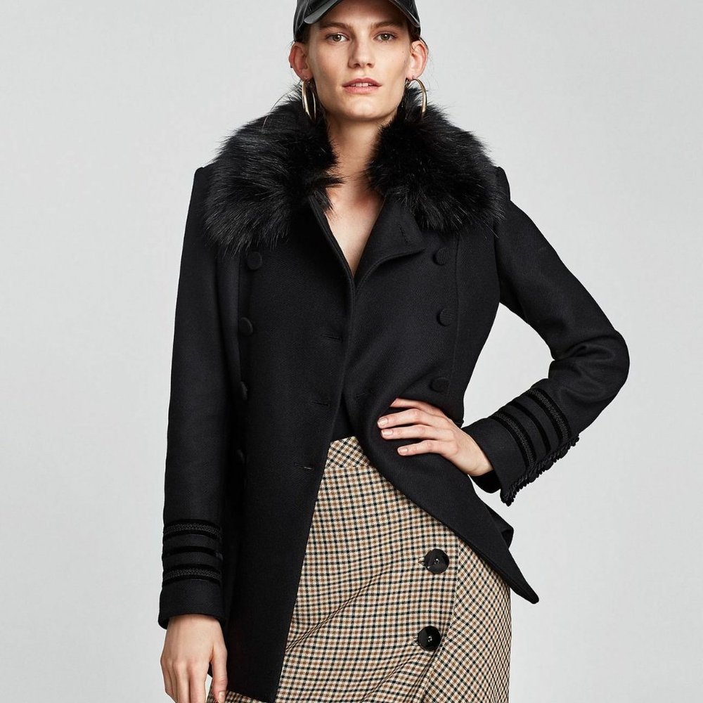 ZARA Contrast Coat with Fur Collar Velvet Applique large